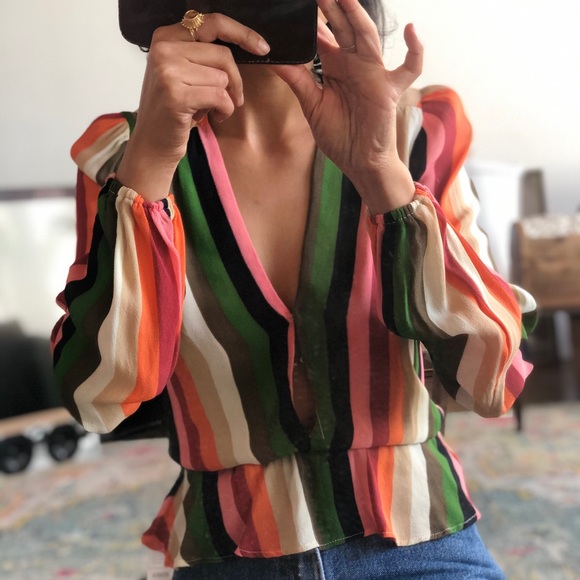 🚫SOLD🚫Reformation Rainbow 🌈 Blouse xs dry - Picture 3 of 4